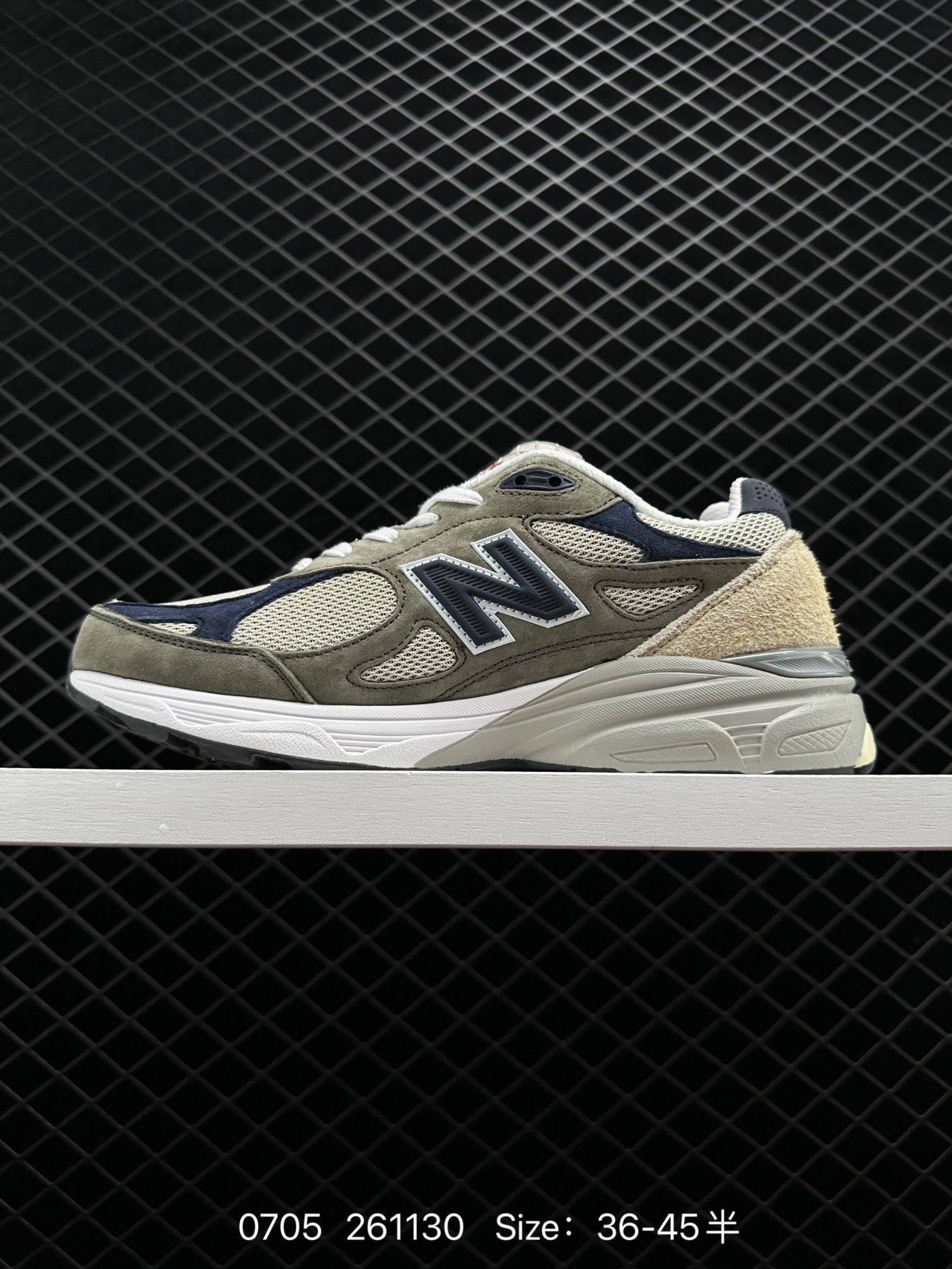 New Balance M990